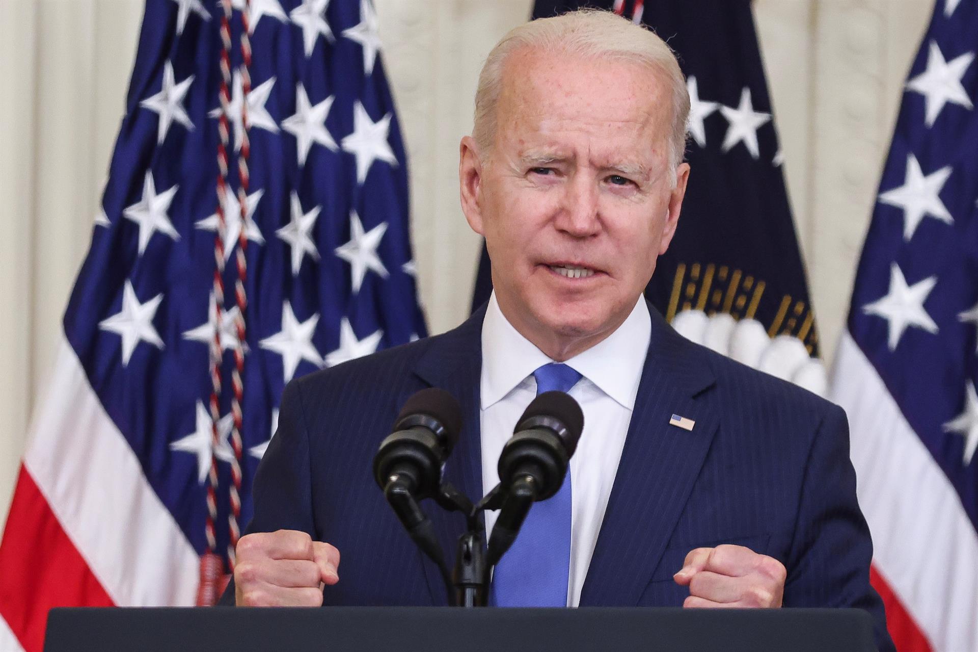 Presidente Joe Biden pide al Congreso endurecer las sanciones y controles contra ejecutivos bancarios