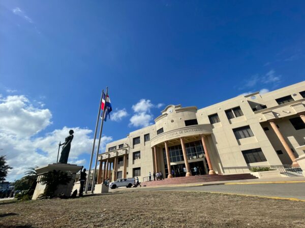 En Santiago piden prisiòn preventiva contra integrantes de red falsificaba resoluciones y otros documentos judiciales