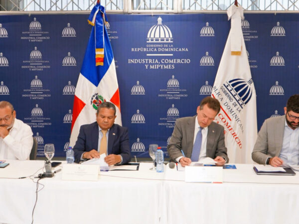 CNZFE aprueba 11 nuevas empresas de zonas francas con una inversión de RD 597.2 millones