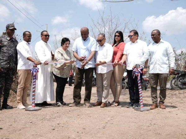 Energía y Minas inaugura servicio eléctrico para residentes en comunidad La Culebra, en el distrito municipal Vicentillo de la provincia El Seibo