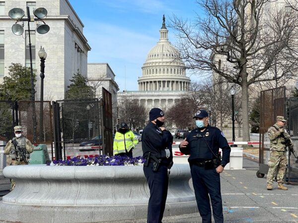 Arrestan en Washington a dos jòvenes con dos armas de fuego cerca del Capitolio