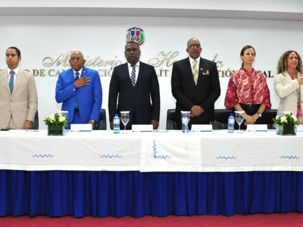 Entidades gubernamentales inician diplomado para capacitar a personal de áreas económicas y financieras