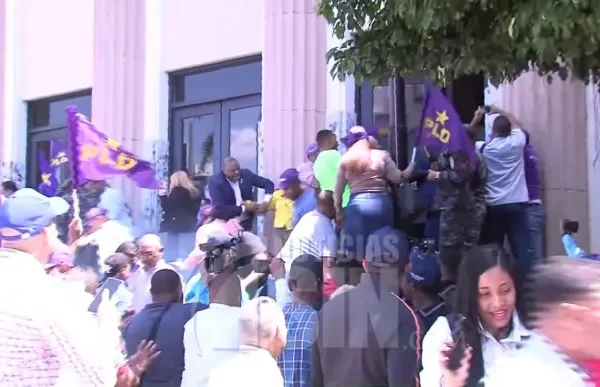 Oficialismo y otra entidades polìticas piden al PLD dejar trabajar a la justicia