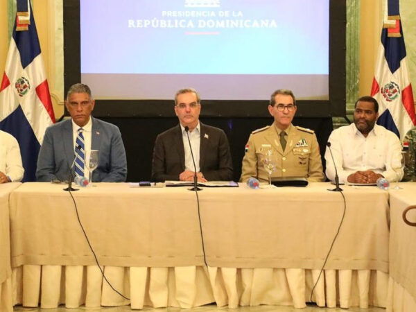 Presidente Abinader encabeza reunión con liderazgo político nacional