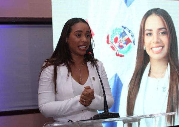 Betty Geronimo presentará sus aspiraciones alcaldía de SDN