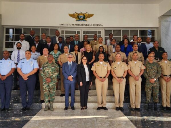 Ministerio de Defensa deja iniciado primera promociòn de maestrìa en Derechos Humanos