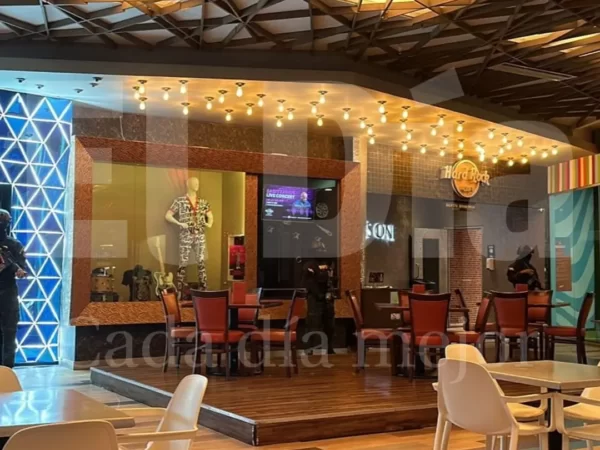 La DNCD y la Procuradurìa General de la Repùblica allanan esta tarde Hard Rock Cafè, en Blue Mall D.N