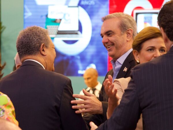 Presidente Luis Abinader y Leonel Fernàndez se topan en el 75 aniversario de multimedios El Caribe