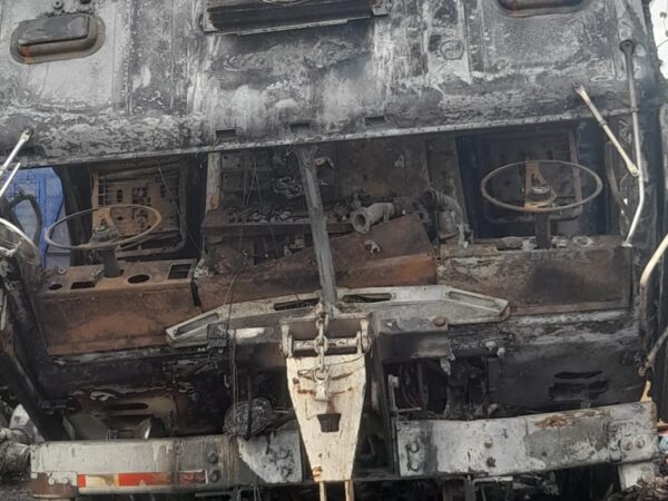 Desconocidos incendian dos camiones compactadores de desechos sòlidos en alcaldìa de Boca Chica