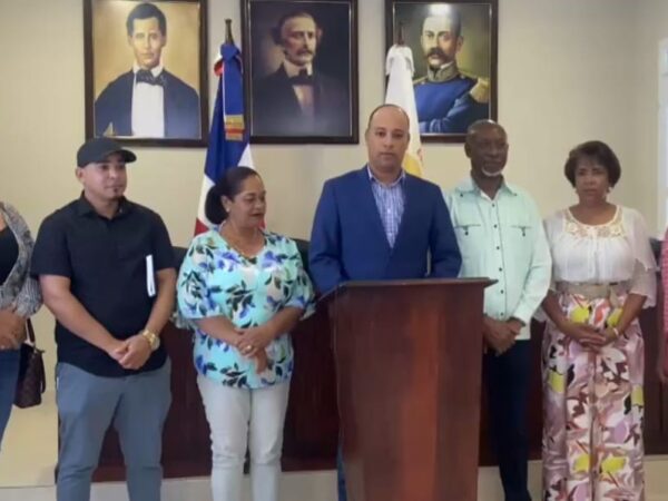 Autoridades, comerciante y residentes de Estero Hondo lamentan hechos ocurridos ùltimamente en ese municipio