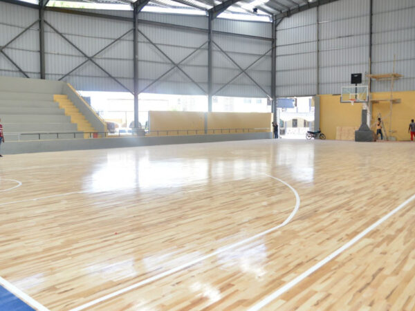 Ministro de Deportes supervisa reparaciones del Club Deportivo Fantástico de Puerto Plata