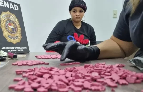 Apresan dominicana con cerca de 12 mil pastillas de èxtasis en aeropuerto de Paraguay