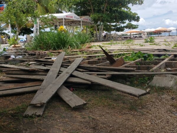 Ministerio de Turismo abandona Plaza de las Fritureras en zona turìstica en Boca Chica