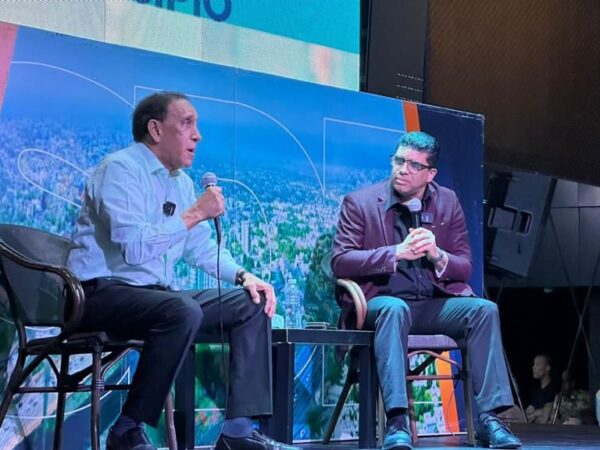 Cruz Jiminiàn y Dìo Astacio prometen abrir clinica en Santo Domingo Este