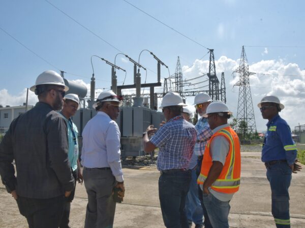 Edeeste dice que trabaja para corregir averìa en el interruptor de protecciòn en el Seybo