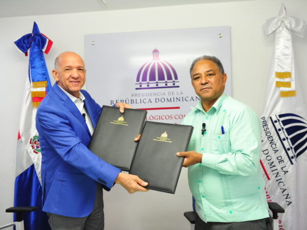 Centros Tecnlògicos Comunitarios y el Colegio Dominicano de Periodistas suscriben acuerdo