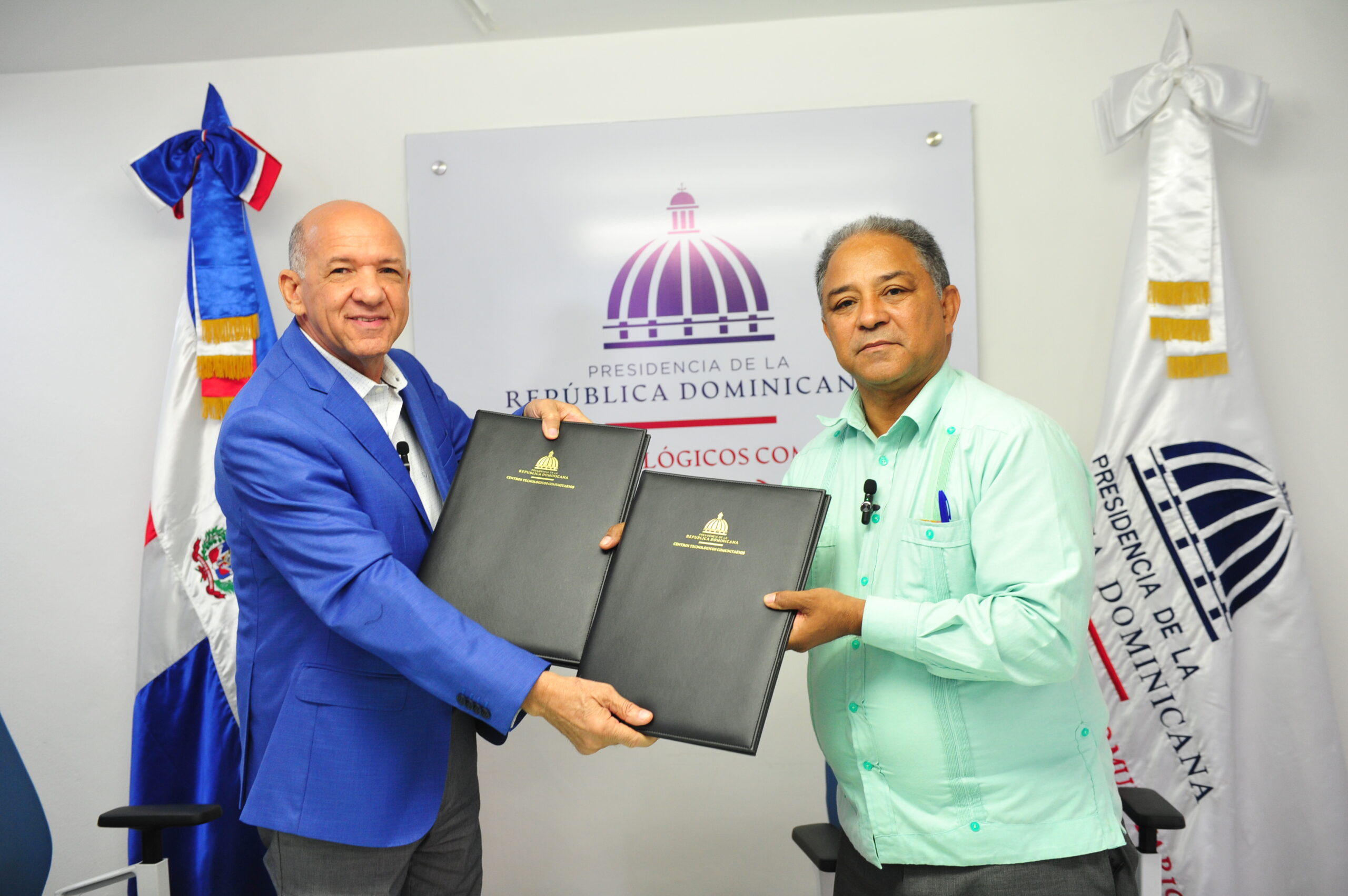 Centros Tecnlògicos Comunitarios y el Colegio Dominicano de Periodistas suscriben acuerdo