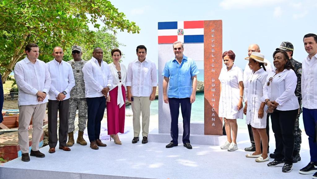 Con un monto de RD $395 millones de pesos Abinader deja iniciados trabajos de recontrucciòn Parque La Caleta