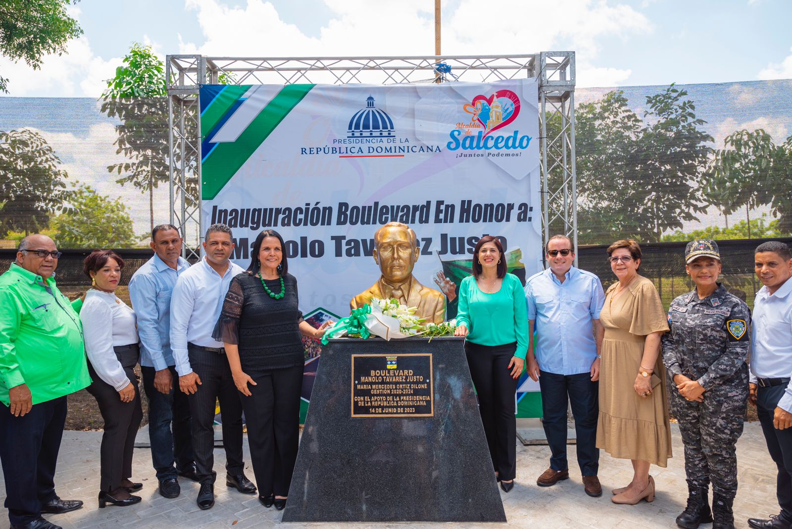 Josè Ignacio Paliza inaugura bulevar Manolo Tavàrez Justo en Salcedo