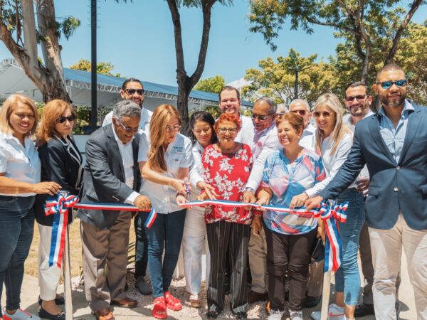 Alcaldìa del DN y MOPC entregan parque a comunitarios en urbanizaciòn Rosmil