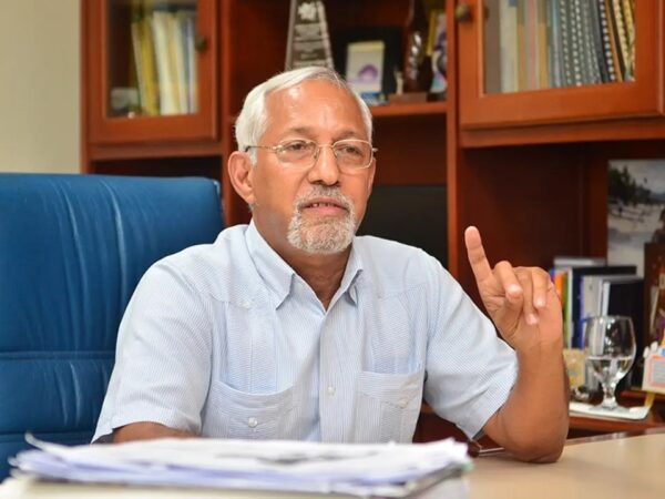 Ministro de Educaciòn dice profesores que enseñan el idioma inglès, no saben inglès