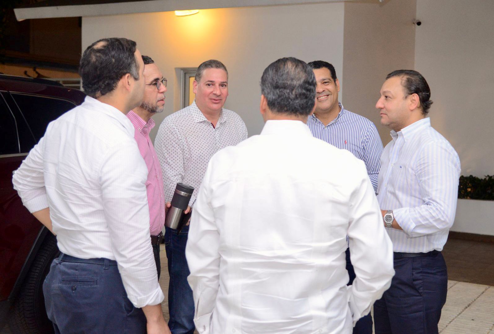 Abel Martìnez se reune con estudiantes universitarios de distintas carreras