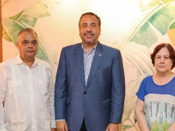 Institutos Nacionales de Educación Física de RD y de Cuba firman acuerdo para fortalecer capacitación de maestros de deporte escolar