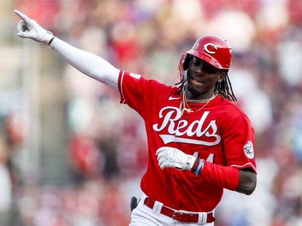 Elly de la Cruz completa el primer ciclo para los Rojos desde 1989