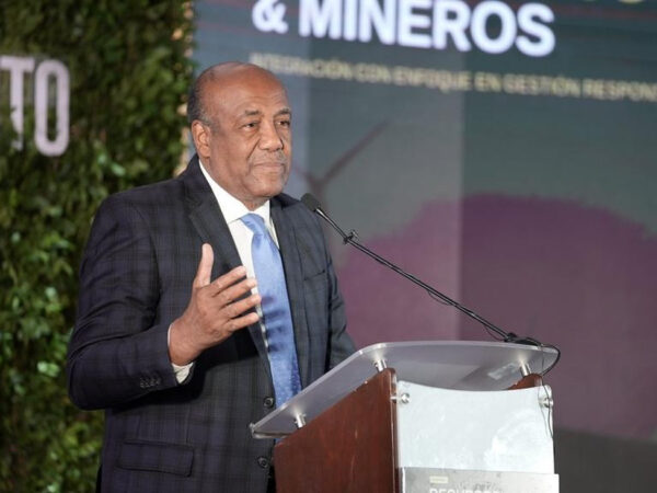 Ministro Antonio Almonte destaca crecimiento en la producción de energías renovables; asegura representa un ahorro preponderante