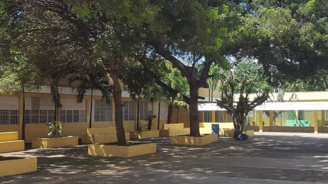 Tras 20 dìas ingresado en el Robert Reid Cabral estudiante muere de golpiza propinada por compañero