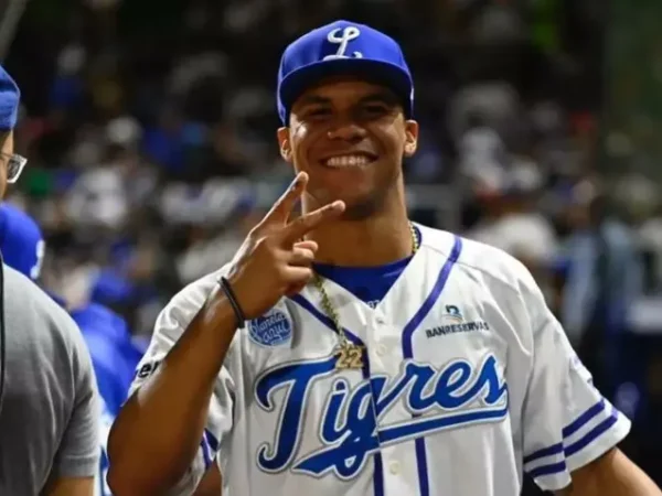 Soto mantiene posibilidad de jugar con el Licey