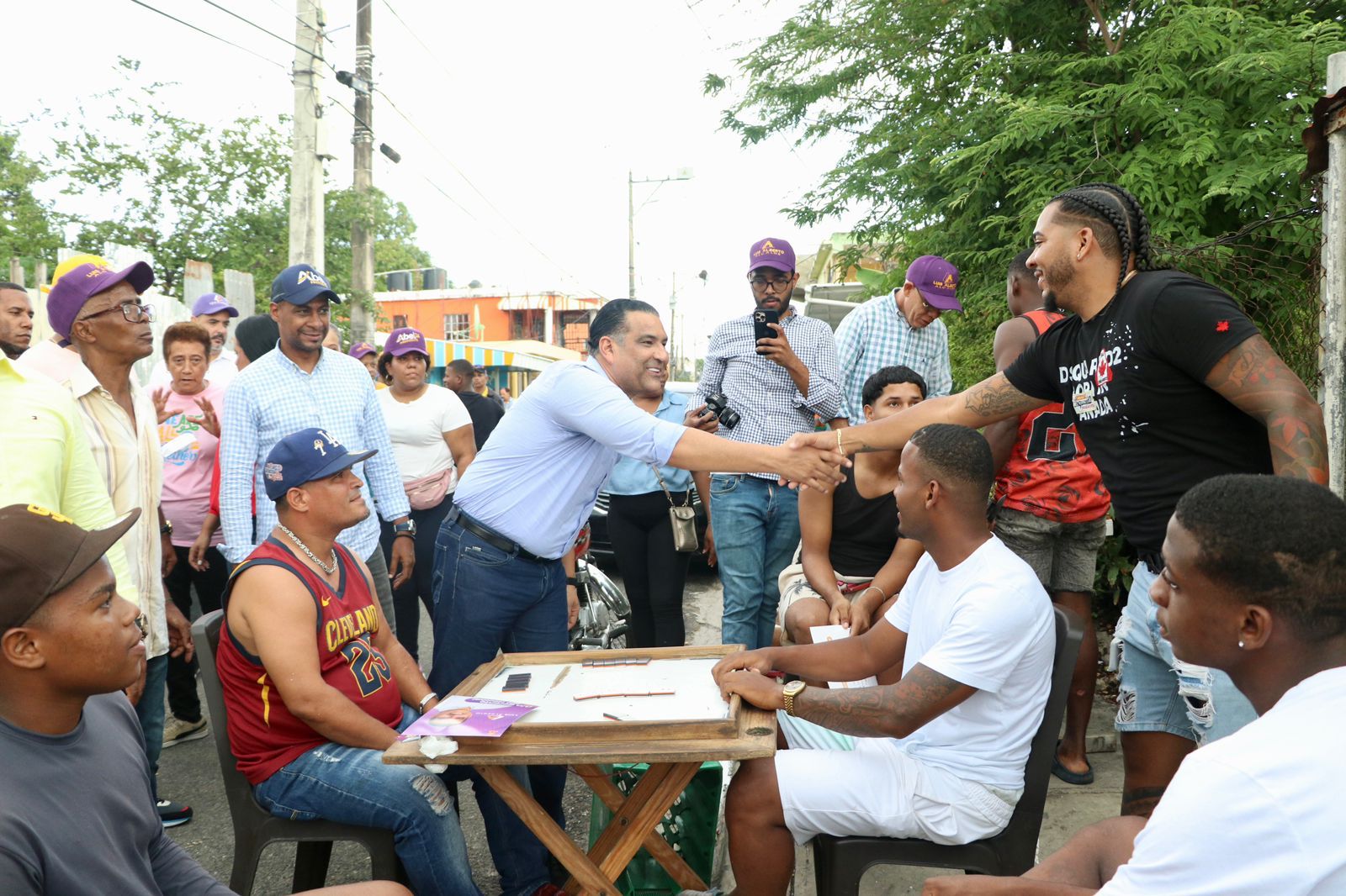 Asombroso el apoyo de los municipes de SDE a Luis Alberto Tejada candidato alcalde del PLD