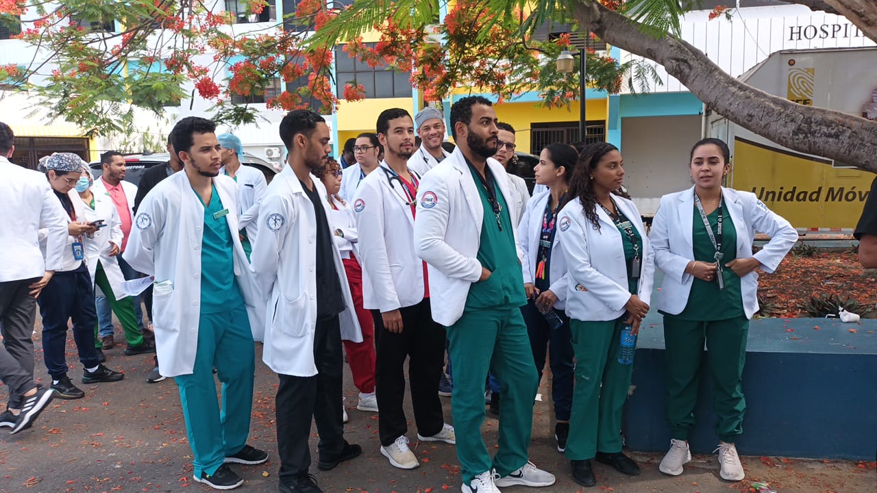 Se cumple este lunes parcialmente el llamado a paro convocado por el Colegio Mèdico Dominicano en Santiago