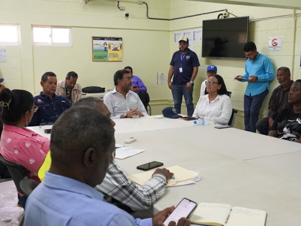 Gobierno pasa revista a los avances para la entrega de parcelas a productores asentados en centro poblado Monte Grande