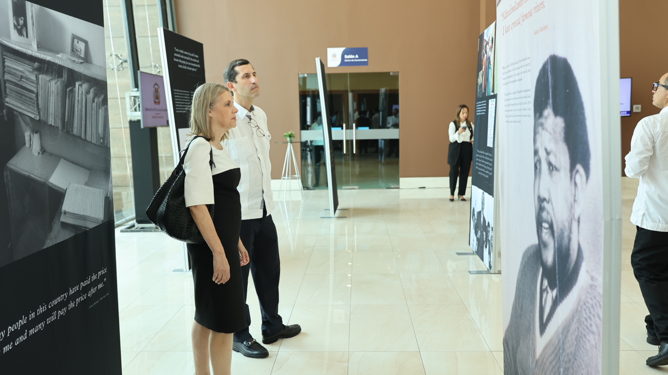 MIREX inaugura exhibición sobre vida y obra de Nelson Mandela