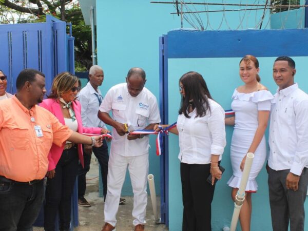 Enadom y Coorabo inauguran el primer acueducto en paraje de La Malena