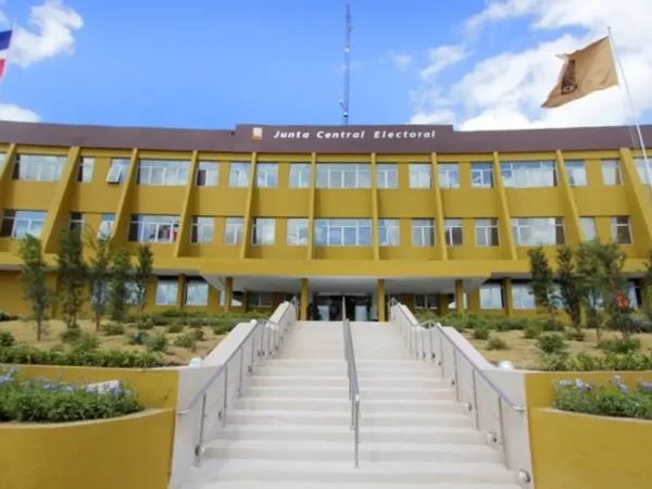 JCE mediante comunicado prohìbe celebraciòn de eventos multitudinarios de los partidos polìticos