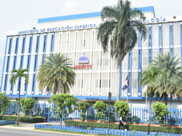 Ministro García Fermín valora Expediente Único Educativo como un paso gigantesco hacia la modernización tecnológica de RD