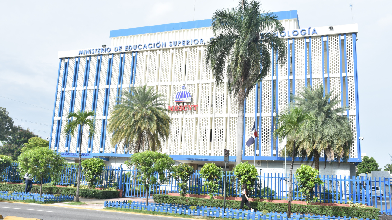 Ministro García Fermín valora Expediente Único Educativo como un paso gigantesco hacia la modernización tecnológica de RD