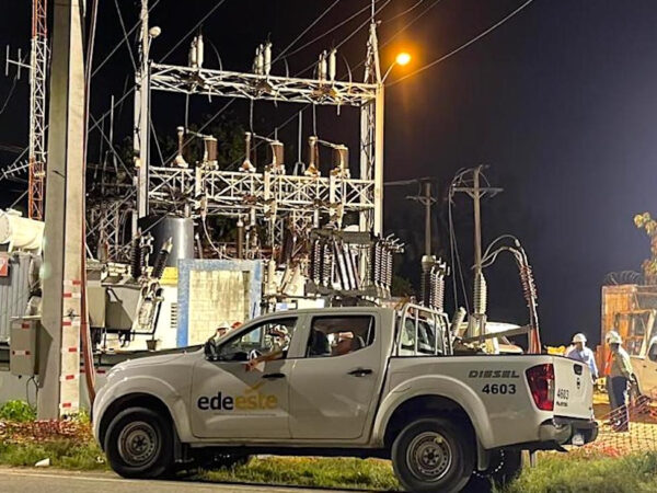 Edeeste restablece suministro de energía de subestación en SDN afectada por incendio