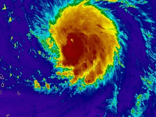 Onamet informa que efectos de huracàn lee seràn oleajes y vientos anormales en el paìs