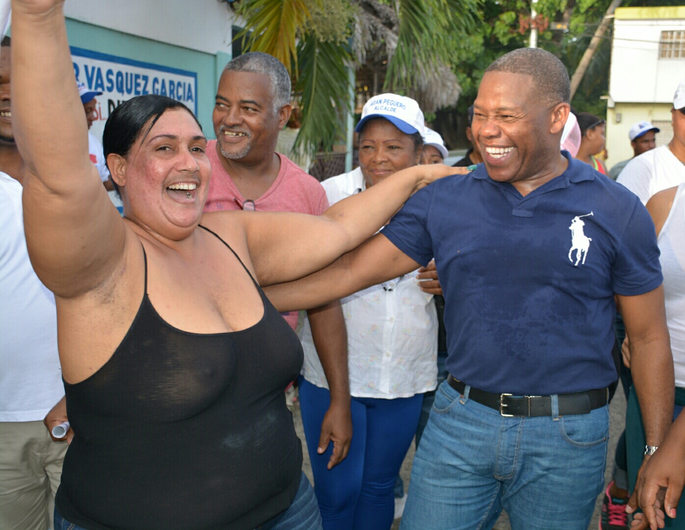 Adàn Peguero encabeza jornada de fumigaciòn en el municipio Santo Domingo Este