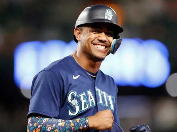 Julio Rodríguez primer jugador en MLB con 25 HR y 25 BR en sus dos primeros años