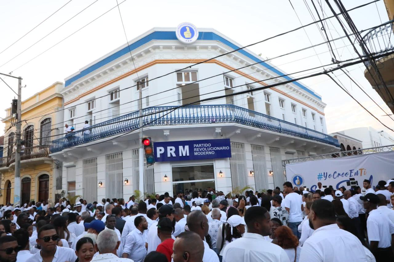 Precandidatos del PRM dicen funcionarios del gobierno estarìan apoyando a parientes econòmicamente a cargos electivos