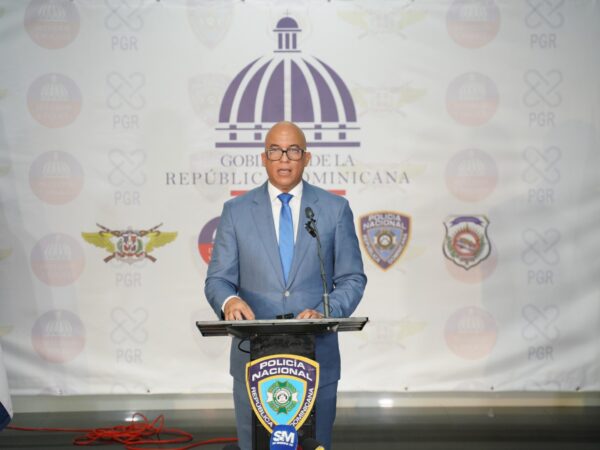 Gobierno anuncia suspensiòn de emisiòn de visados a ciudadanos haitianos