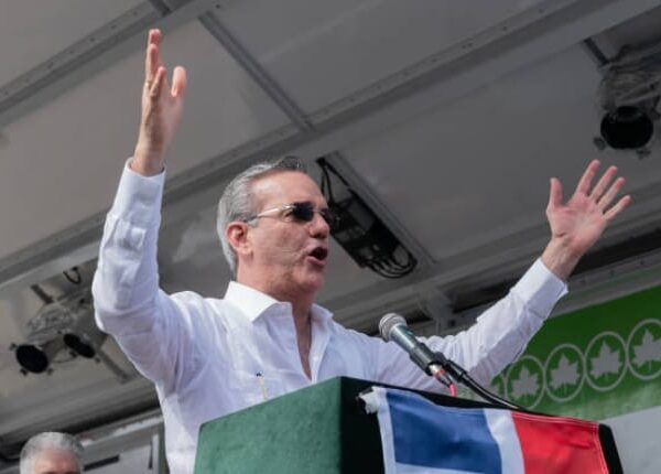 Abinader aplaude que la ONU haya aprobado despliegue de fuerza multinacional en Haitì