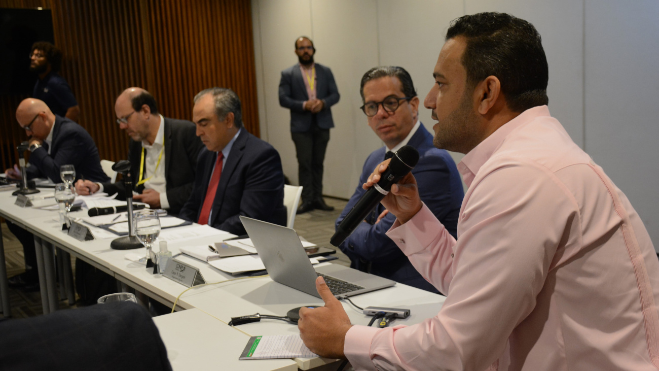 Ministro Isa Contreras y premio nobel de economía, Michael Kremer, ponderan con sector privado importancia de la educación para el desarrollo