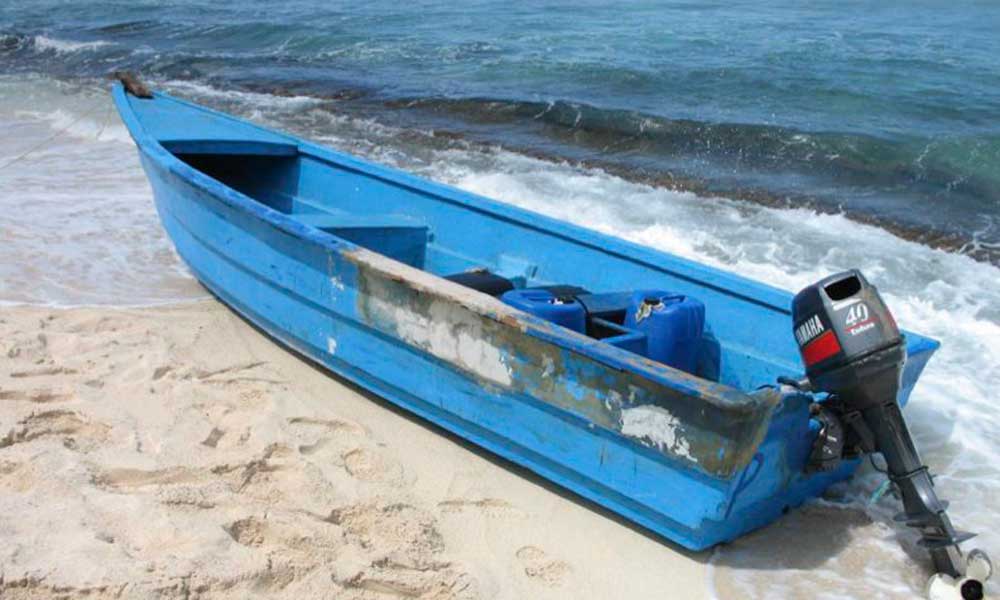 Armada apresa 13 personas durante viaje ilegal a Puerto Rico entre ellos un presunto implicado en homicidio