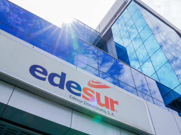 Edesur avanza: Nuevas redes y electrificación del acueducto múltiple en Ocoa – Sabana Larga para beneficiar al 85 % de la población