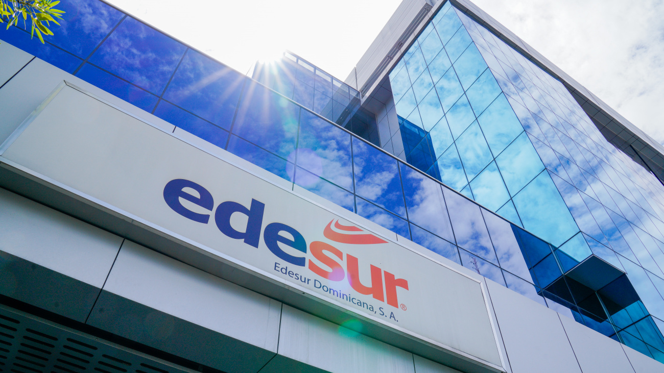 Edesur avanza: Nuevas redes y electrificación del acueducto múltiple en Ocoa – Sabana Larga para beneficiar al 85 % de la población